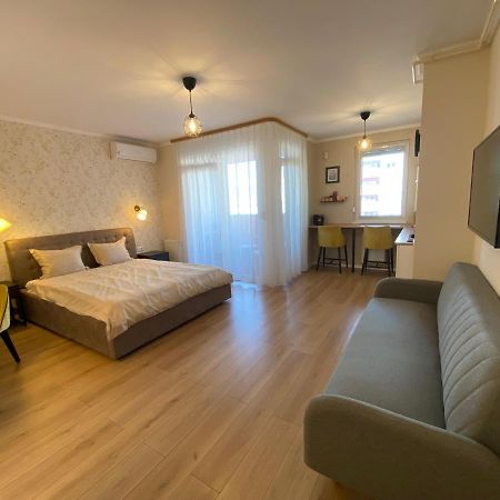 Amber Studio Oradea Appartement Buitenkant foto
