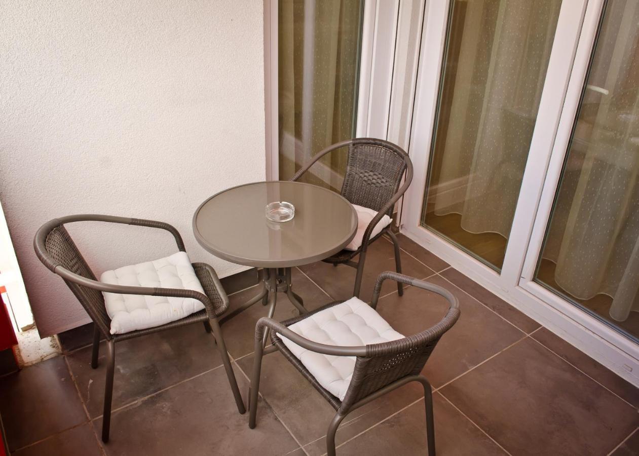 Amber Studio Oradea Appartement Buitenkant foto