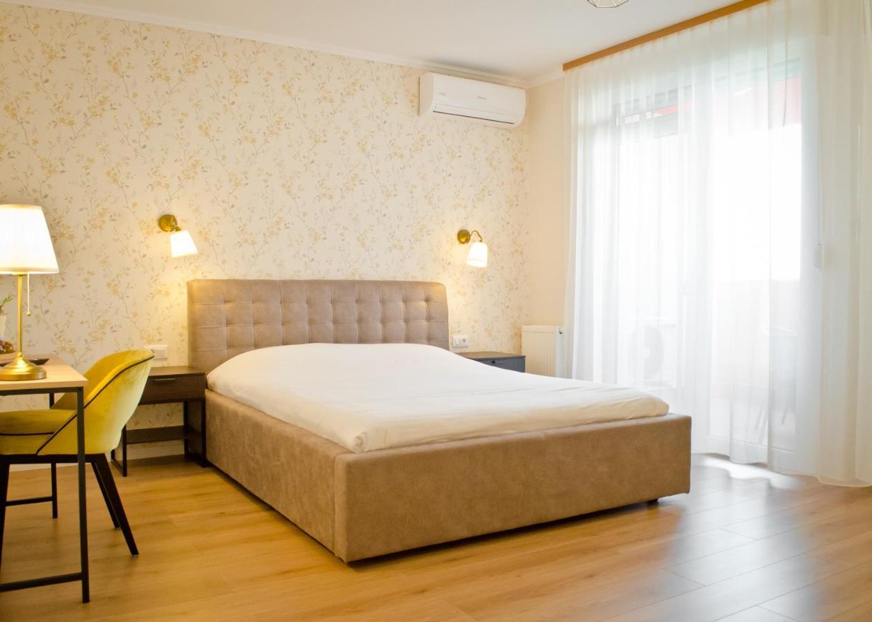 Amber Studio Oradea Appartement Buitenkant foto