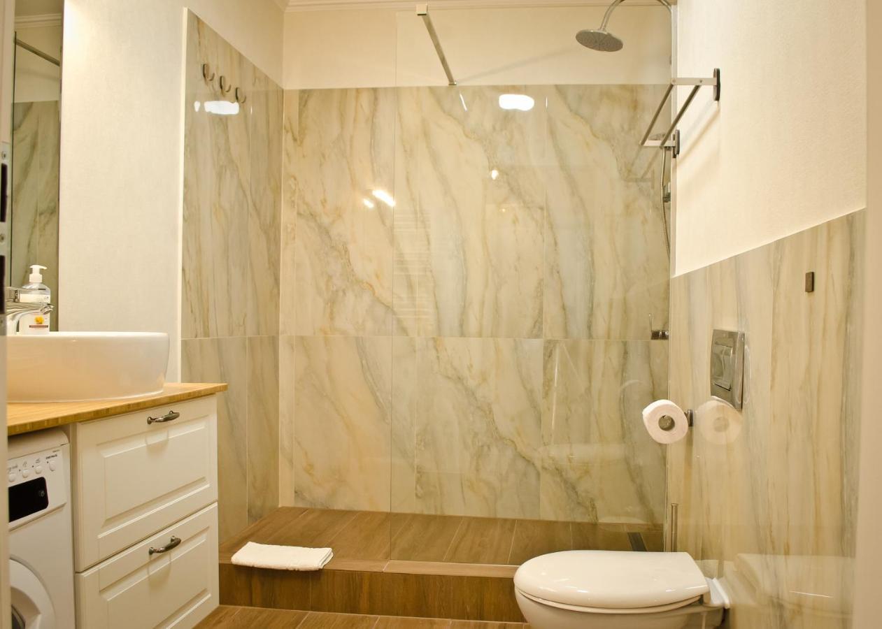 Amber Studio Oradea Appartement Buitenkant foto