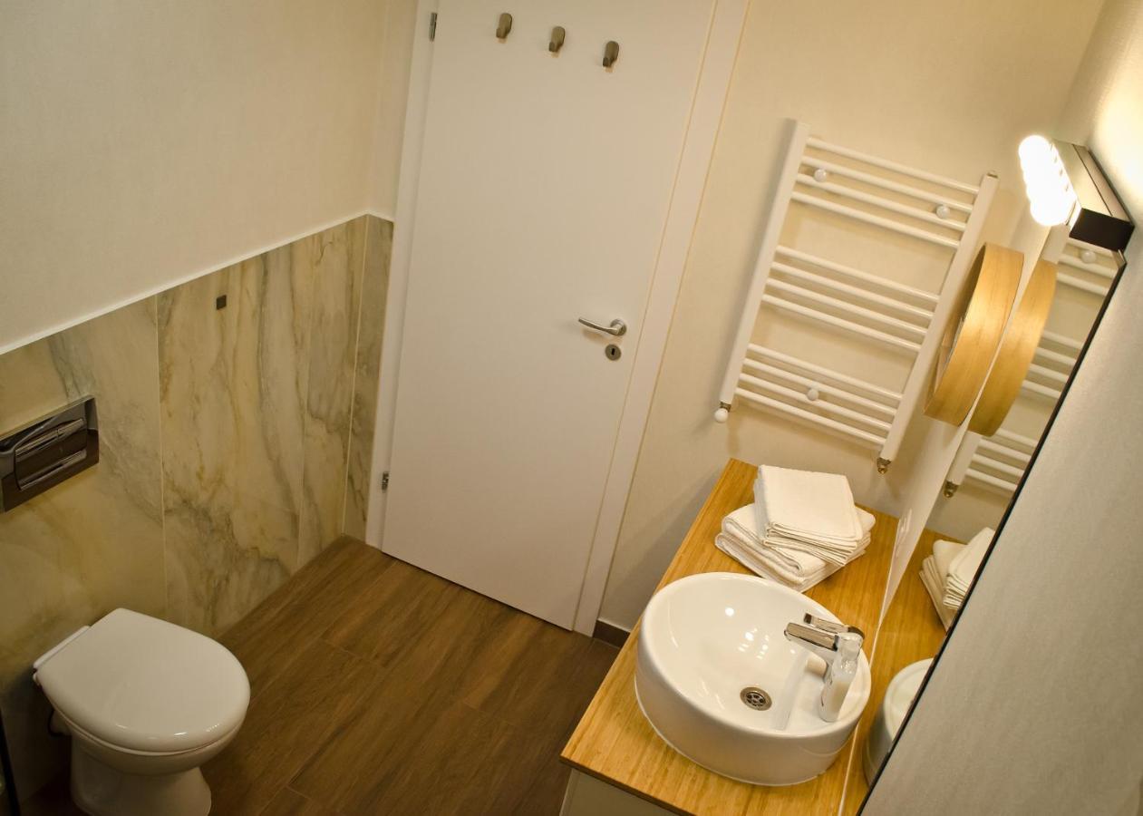 Amber Studio Oradea Appartement Buitenkant foto