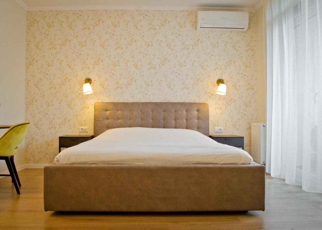 Amber Studio Oradea Appartement Buitenkant foto