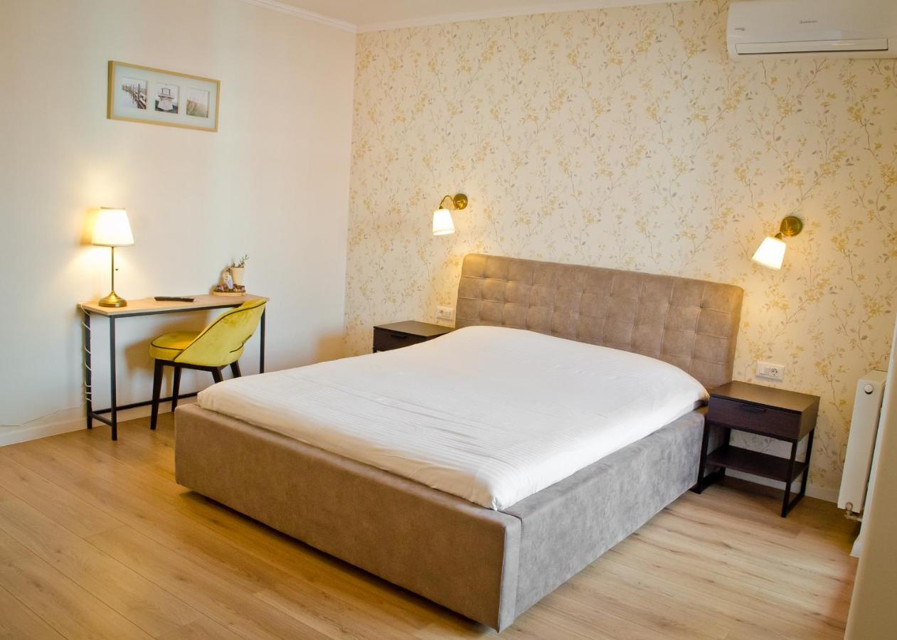 Amber Studio Oradea Appartement Buitenkant foto