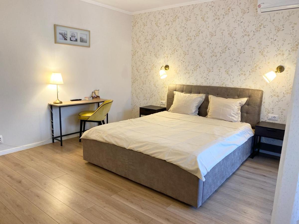 Amber Studio Oradea Appartement Buitenkant foto
